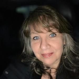 Meet your Posher, Debbie